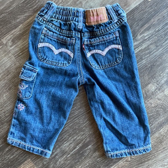 4/$20 Girls Levi’s Crop Jeans Pants Sz 3 - Picture 3 of 3